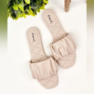 Qupid Rouched shoes in Taupe